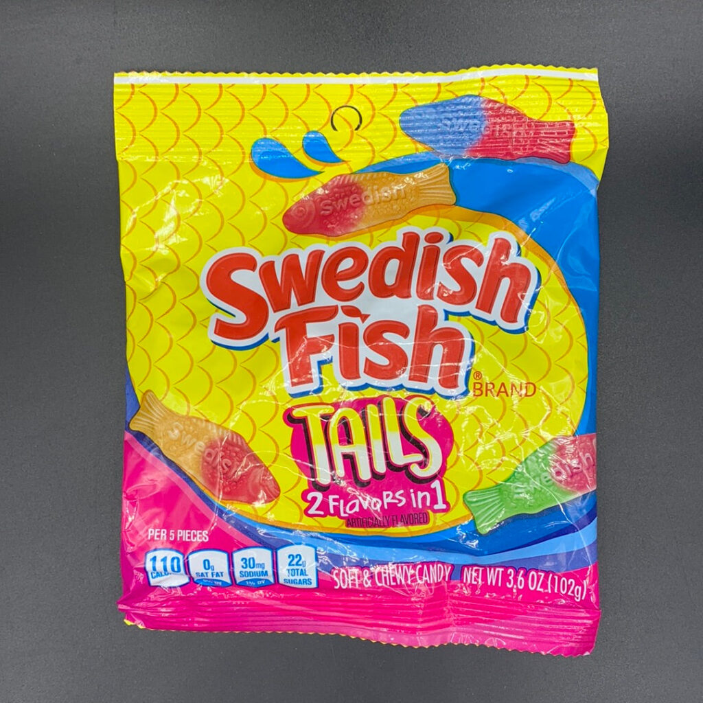 Swedish Fish Tails – 2 Flavours In 1! 102g (USA)
