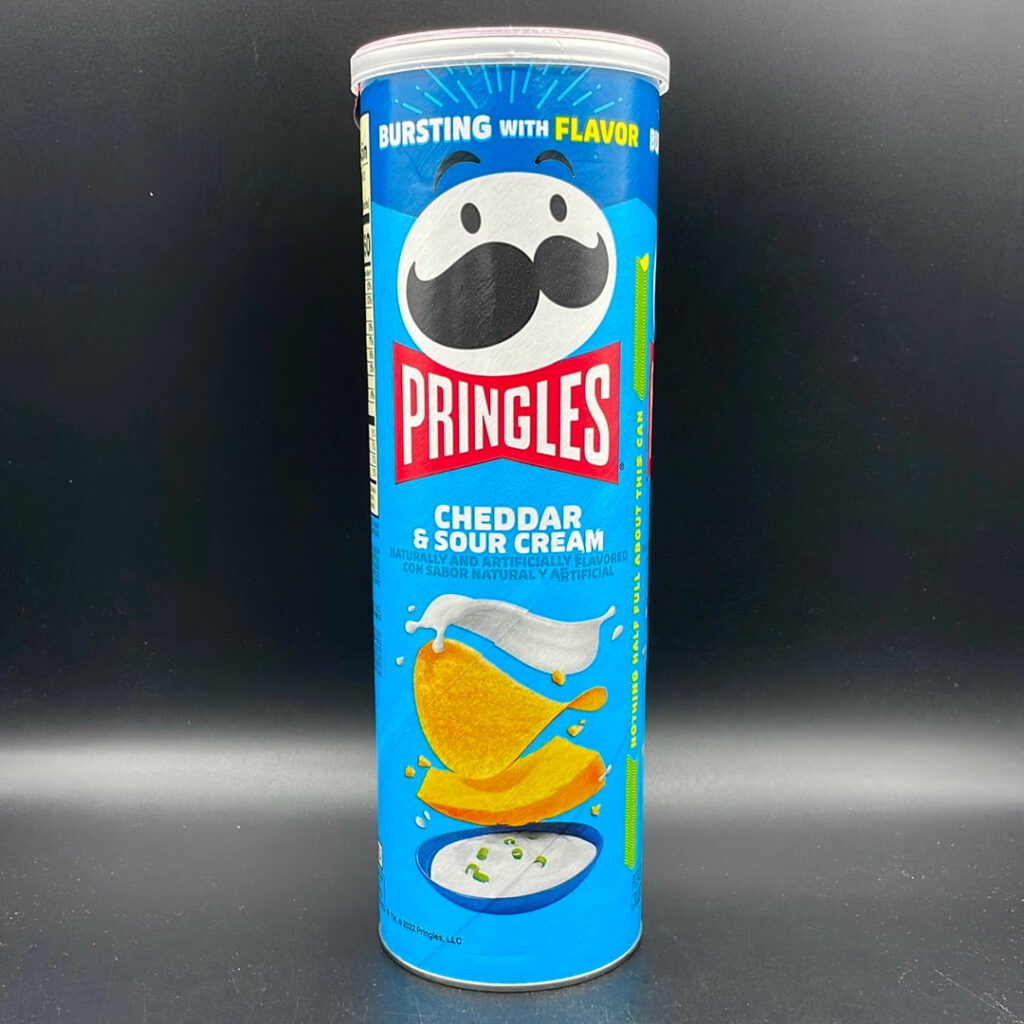 Pringles – Cheddar & Sour Cream Flavour Potato Crisps 158g (USA)