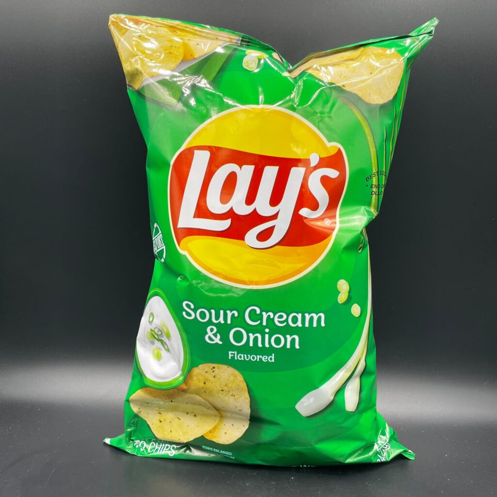Lay’s Sour Cream & Onion Flavored Chips – Giant Bag, 184g (USA)