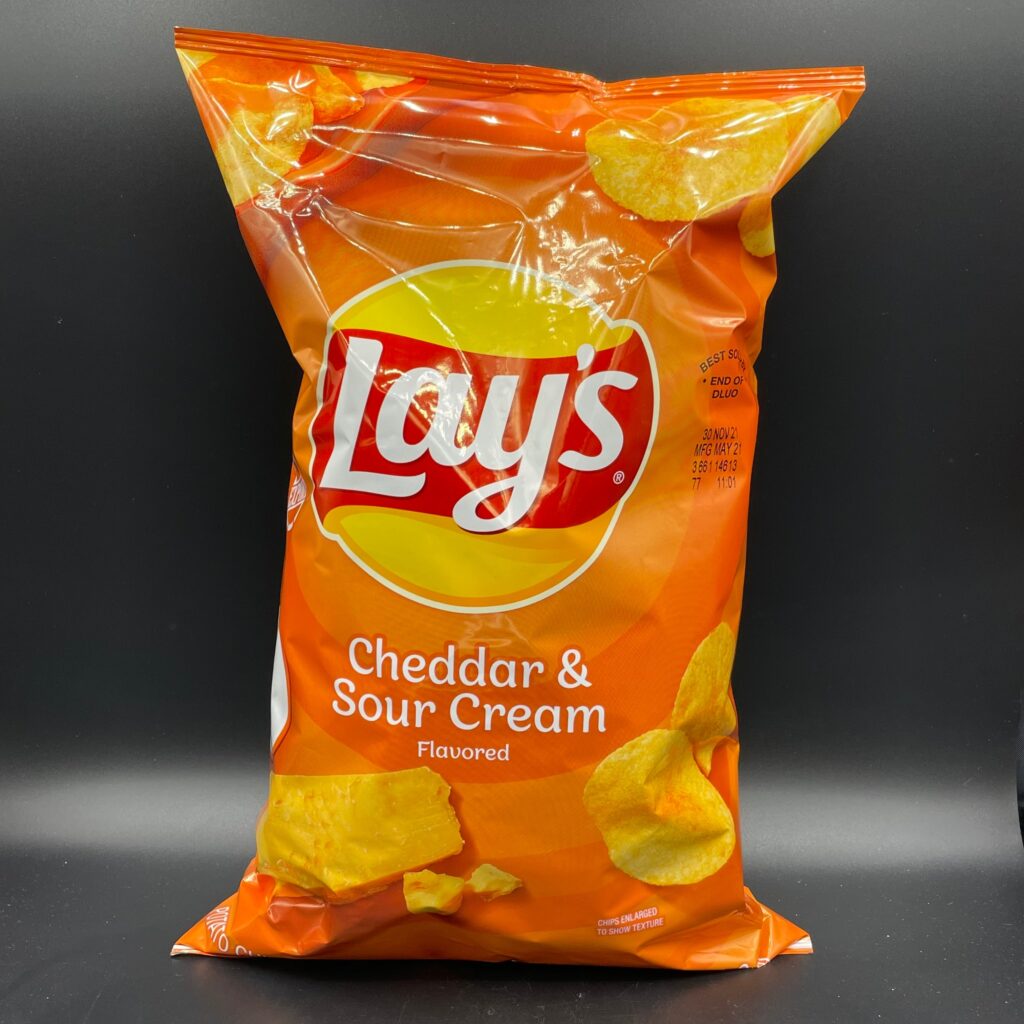 Lay’s Cheddar & Sour Cream Flavored Chips – Giant Bag, 184g (USA)